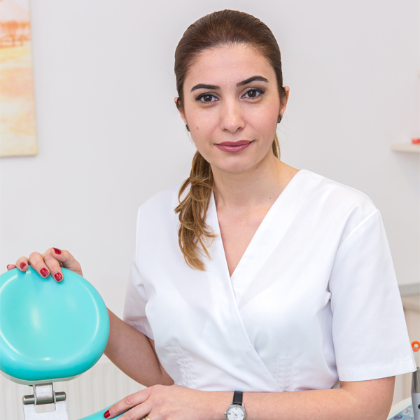 De vorbă cu Kozeta Moisidis, medic stomatolog clinica stomatologică Omega Omnident. Pentru că frumusețea stă în zâmbet